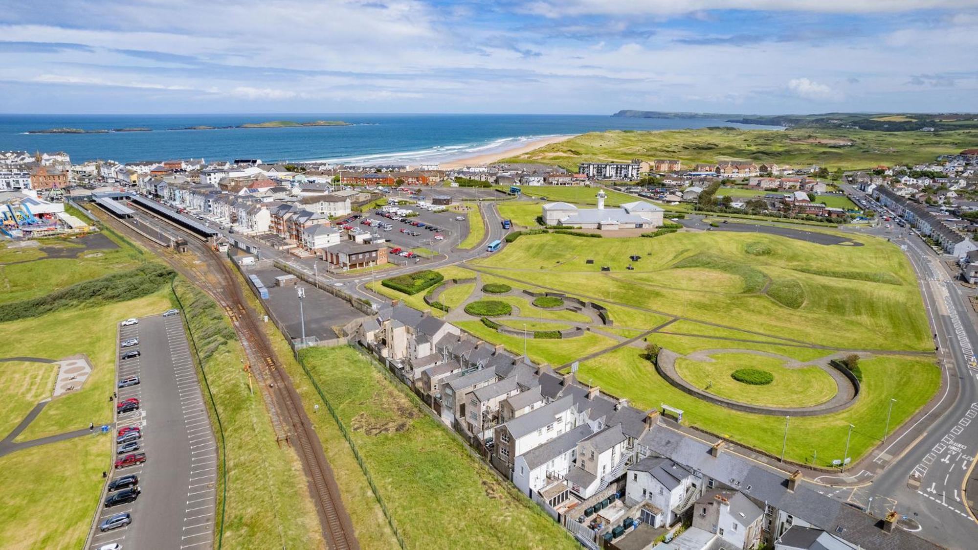 1 Dunluce Park - Portrush By The Sea Lägenhet Exteriör bild