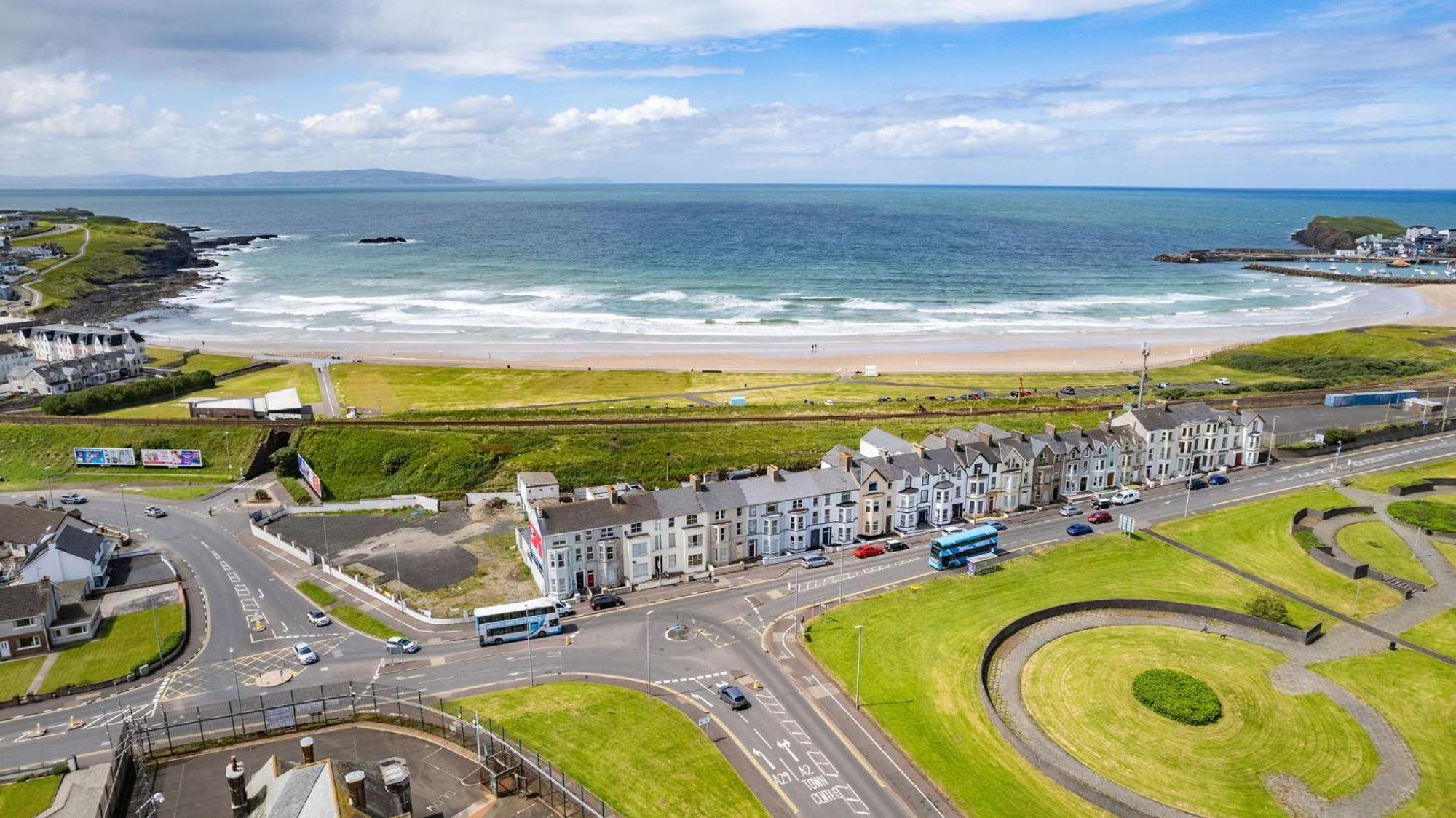 1 Dunluce Park - Portrush By The Sea Lägenhet Exteriör bild